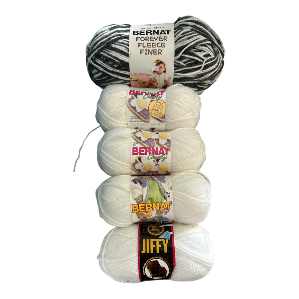 Bernat yarn bundle 5 skeins